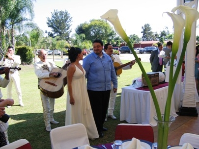 Amando and Mar�a = True love