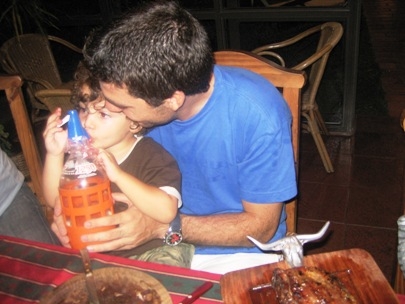 Luca�s table manners