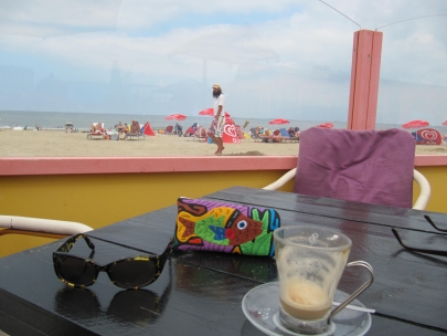 saterdagmorning coffee at the beach